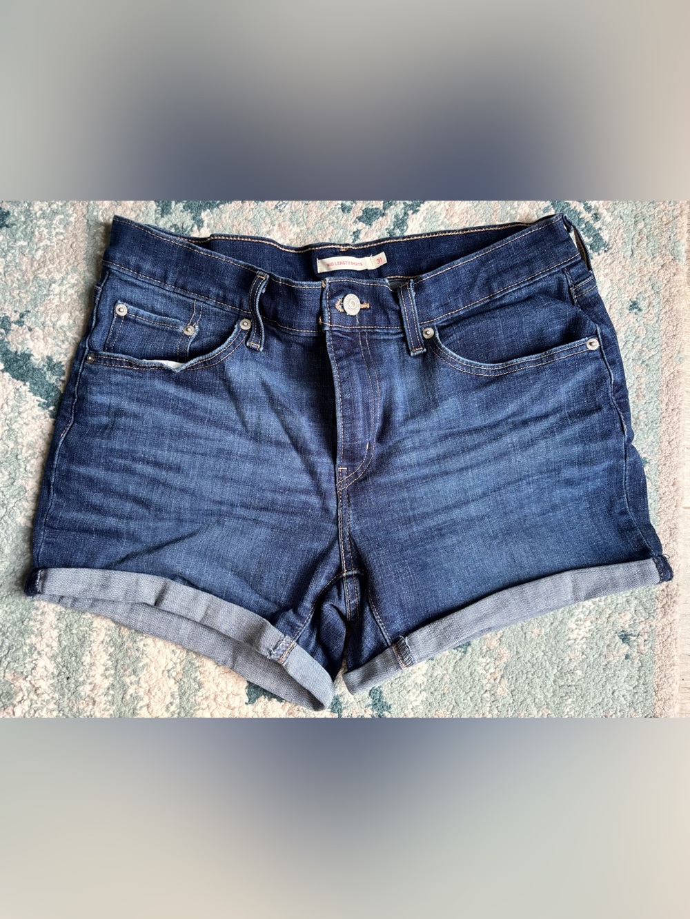 Levi's White and Dark Blue Denim Shorts - Picture 4 of 5